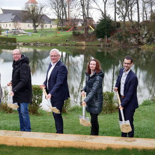 Első kapavágás a kismartoni kastélyparkban – indul a történelmi vízrendszer revitalizálása