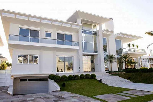Fachada-de-casa-com-vidro-incolor.jpg
