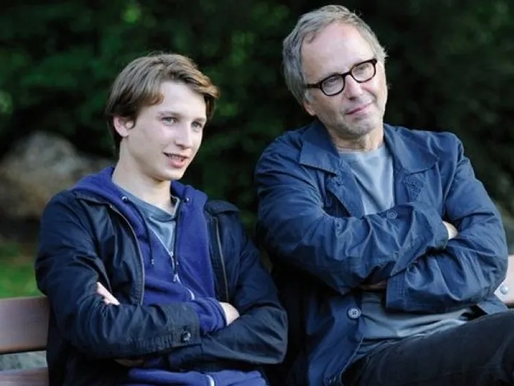 DANS LA MAISON- UN THRILLER SUR LE VOYEURISME!