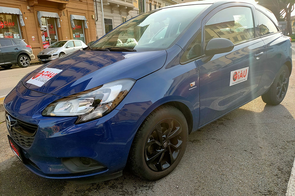 Miniatura: Opel Corsa 1.2 Coupé Black Edition per Neopatentati