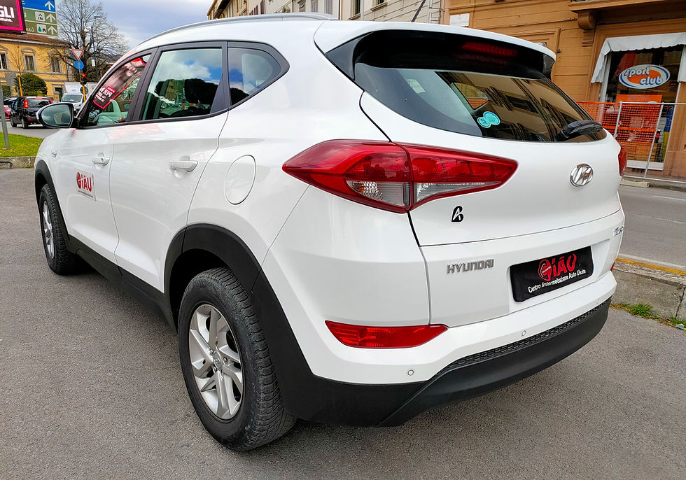 Miniatura: Hyundai Tucson 1.7 CRDi Comfort per Neopatentati