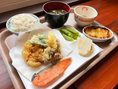 シャケの塩焼き定食