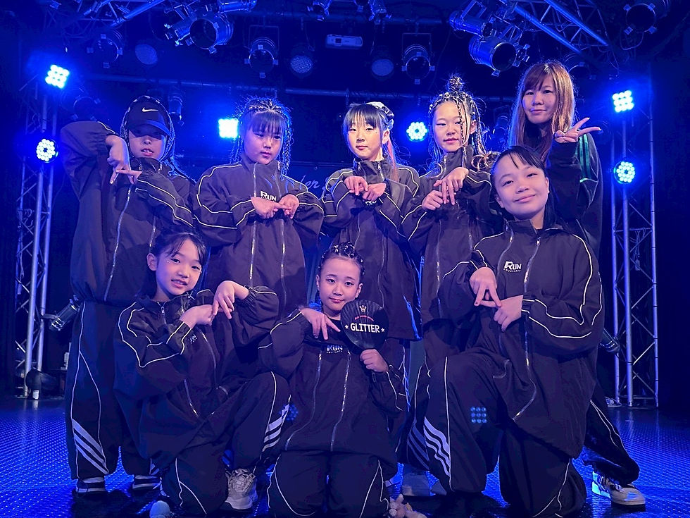 土曜ERI初中級クラス(GLITTER)今回は振りも苦戦したけどみんなたくさん練習して本番とってもかっこよかった！！ソロも一人一人考えて頑張ったね!(^^)!
