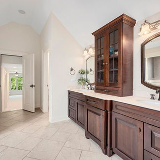 Million Dollar Listing - 930 S Gables Blvd, Wheaton
