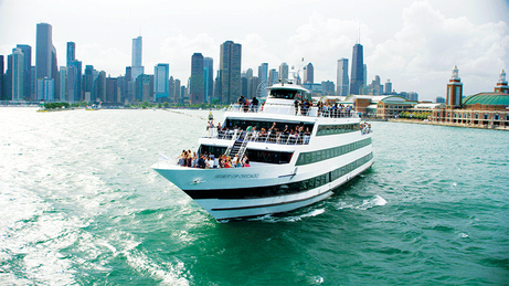 MOM'S LITTLE BLACK BOOK | All Aboard for a Fun Chicago Boating Excursion