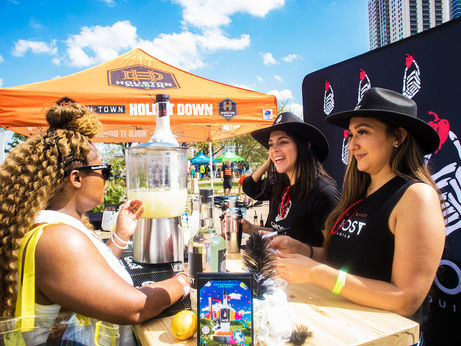 CHICAGO | Seltzerland, the Ultimate Hard Seltzer Festival is Coming to Chicago