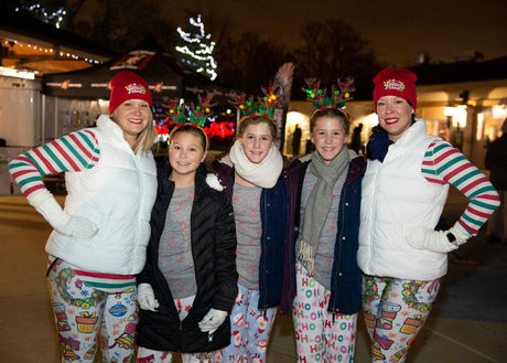 REINDEER RUN | Dash through the Nighttime Reindeer Run at Brookfield Zoo