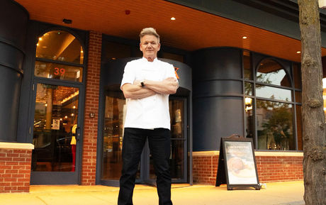 CELEBRITY | Gordon Ramsay Delights Fans in Naperville with a Surprise Visit to Ramsay's Kitchen