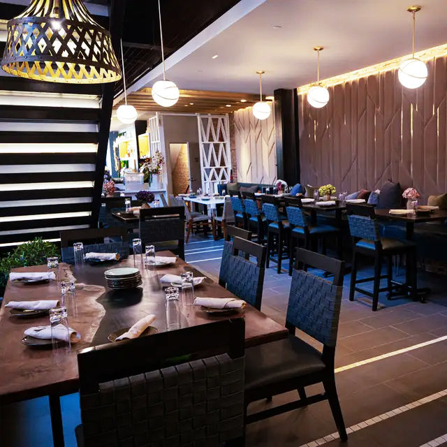 NAPERVILLE | Lennon's, a New Dining Experience Has Arrived Downtown Naperville