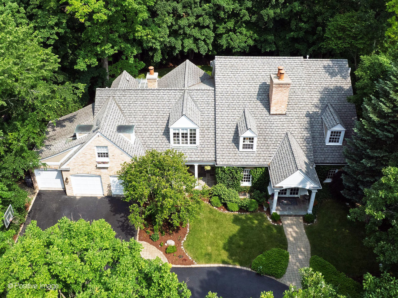 LOCAL LISTING TO LOVE | Denburn Woods Beauty, Downers Grove Living Awaits