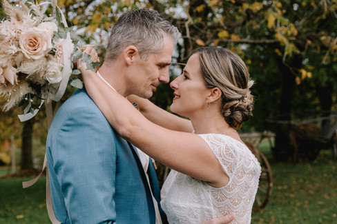 Brautpaar; brautpaarshooting eventlocation lindenhof; Scheunen-hochzeit; Hochzeitsfotograf Horb; Hochzeitsfotograf stuttgart; Hochzeitsfotografin Nicole groß