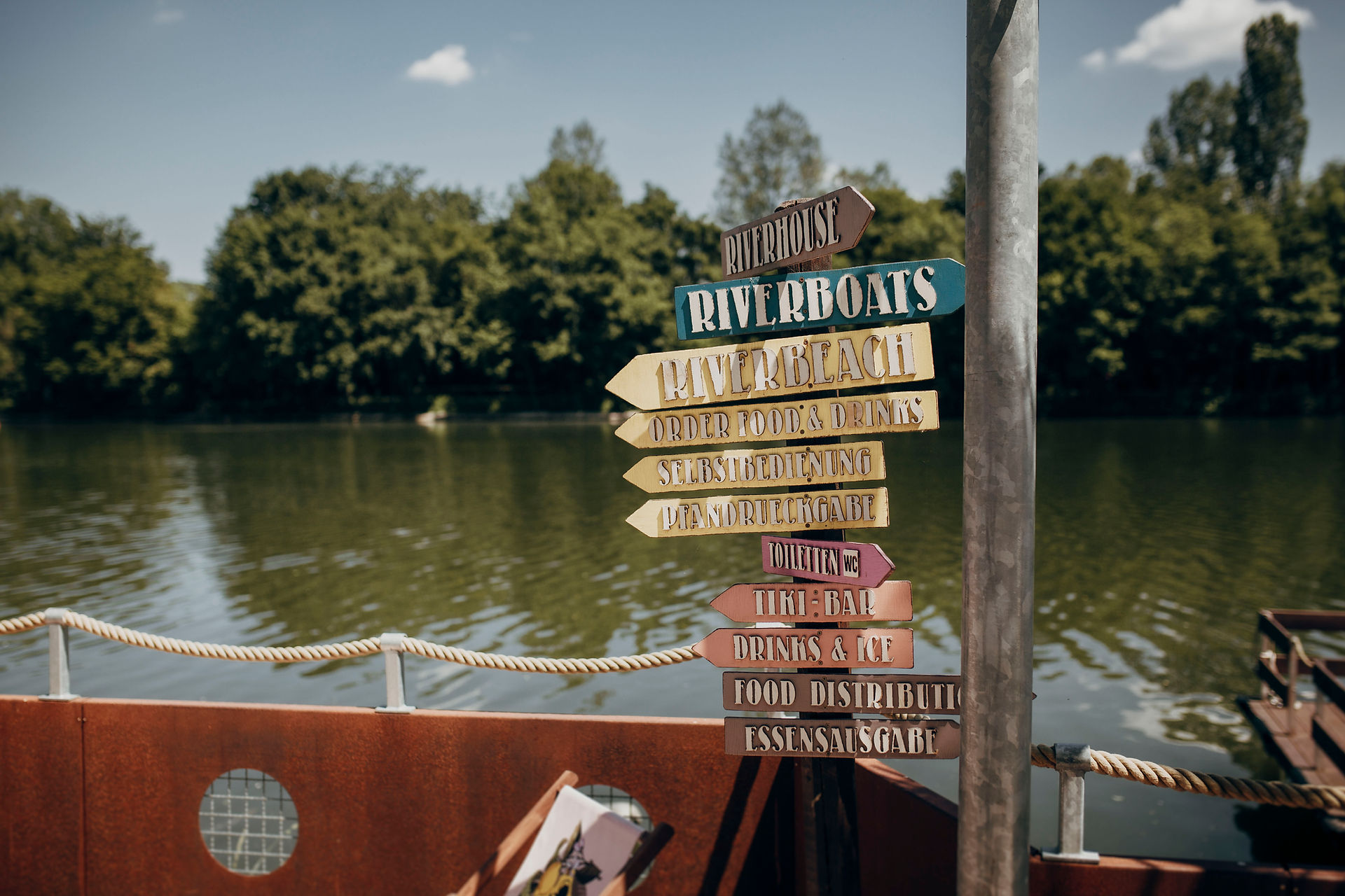 Riverhouse am Neckar fotografiert von Nicole Groß aus Stuttgart