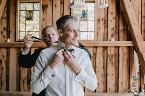 getting ready foto eventlocation lindenhof; Fotograf lindenhof; hochzeit feiern; scheunenhochzeit