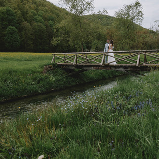 Brautpaar Künkele Mühle Hochzeit Rapsfeld Natur Steg