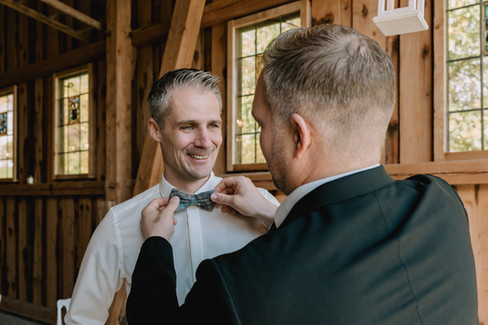 getting ready foto eventlocation lindenhof; Fotograf lindenhof; hochzeit feiern; scheunenhochzeit