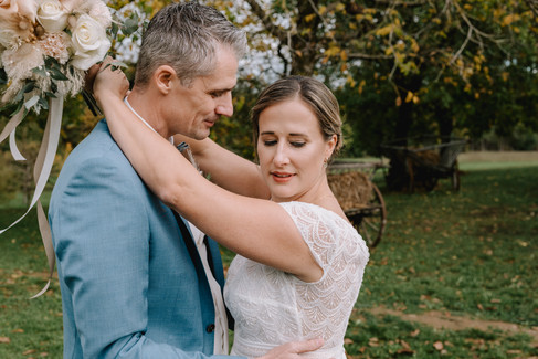Brautpaar; brautpaarshooting eventlocation lindenhof; Scheunen-hochzeit; Hochzeitsfotograf Horb; Hochzeitsfotograf stuttgart; Hochzeitsfotografin Nicole groß