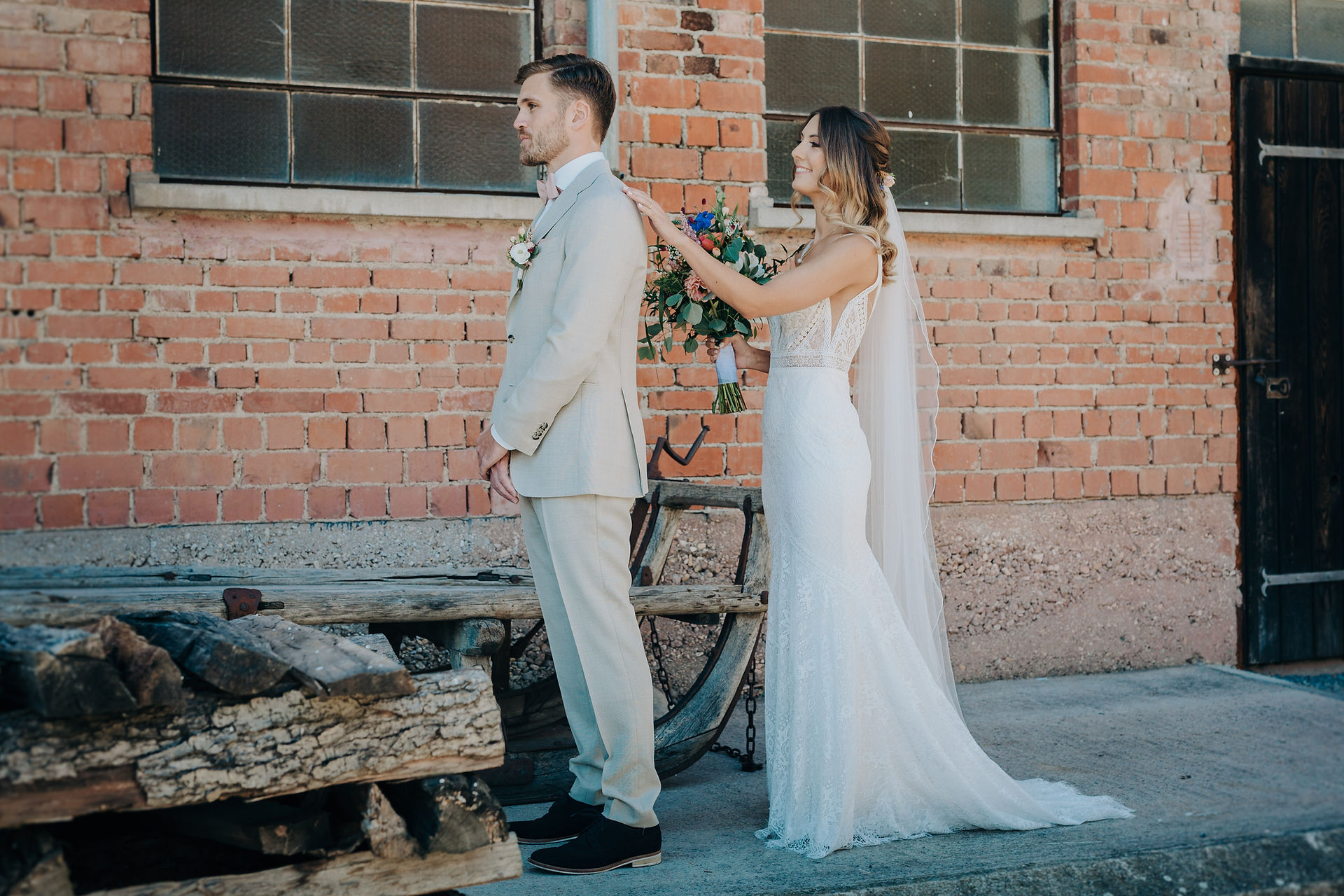 First Look im Hochzeitspaar im Steinbachhof in Vaihingen Enz