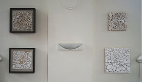 BARST, gebrand papier in lagen, ingelijst.