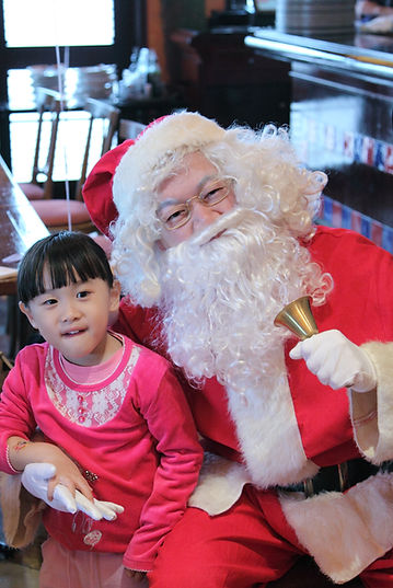 Hong Kong Santa Claus Magician