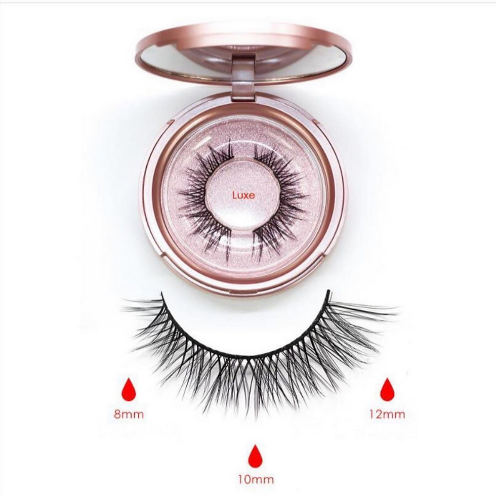 Thumbnail: Magnetic eyeliner/eyelashes