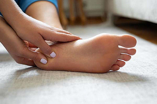 How to Treat Plantar Fasciitis: A Physio’s Guide to Walking Without Heel Pain