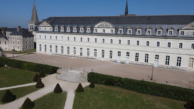 Photo officielle de l'Abbaye de Pontlevoy JPEG.jpeg