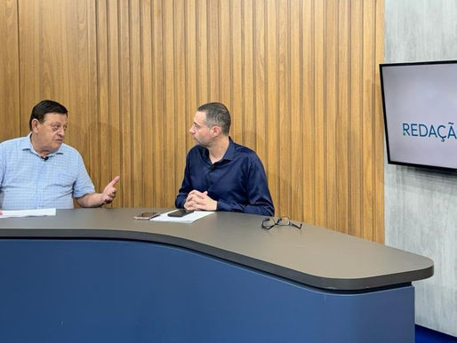 Avanços de Ivo e oposição frágil fazem de Abner o favorito 