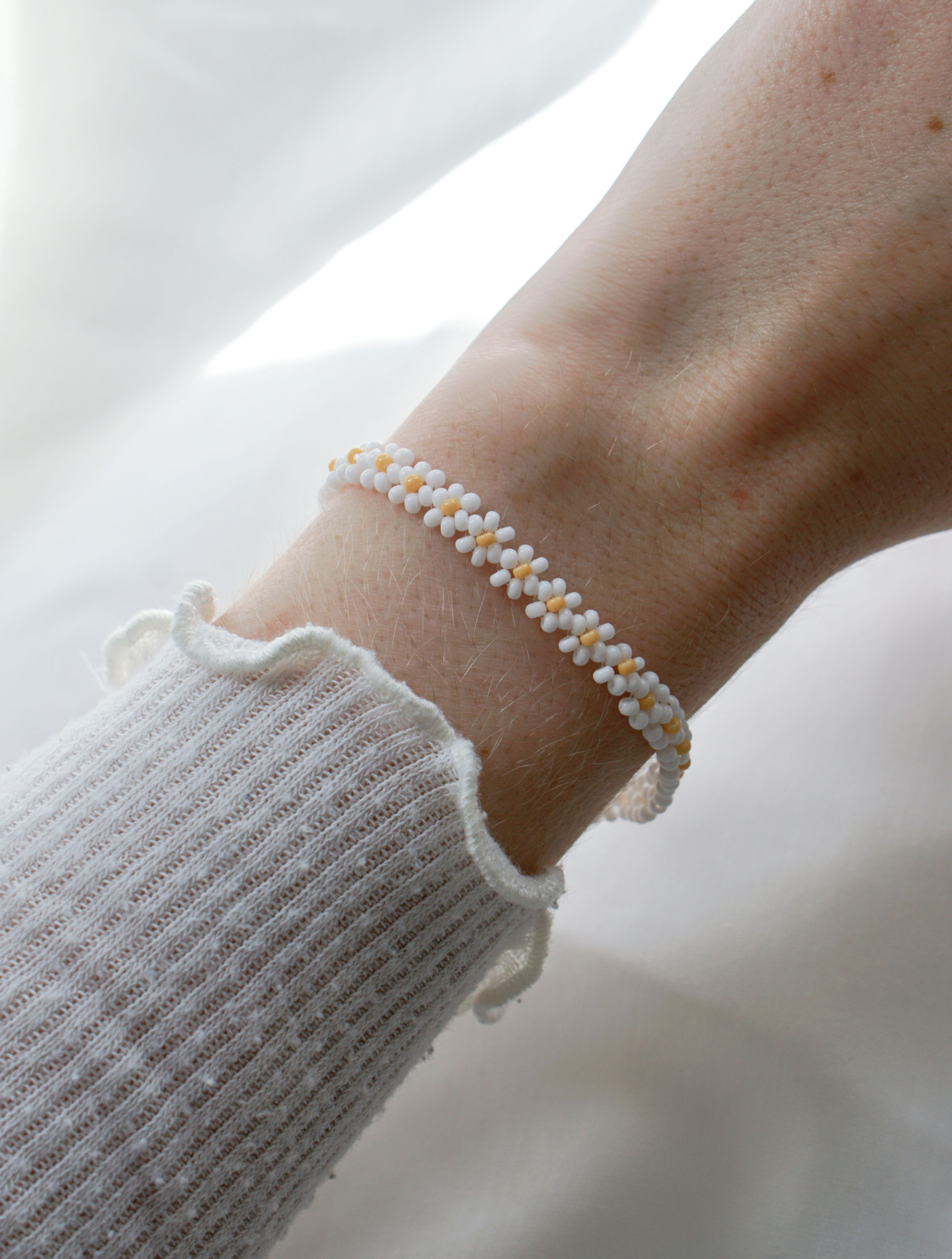 Blumenarmband Daisy - Weiß/Gelb