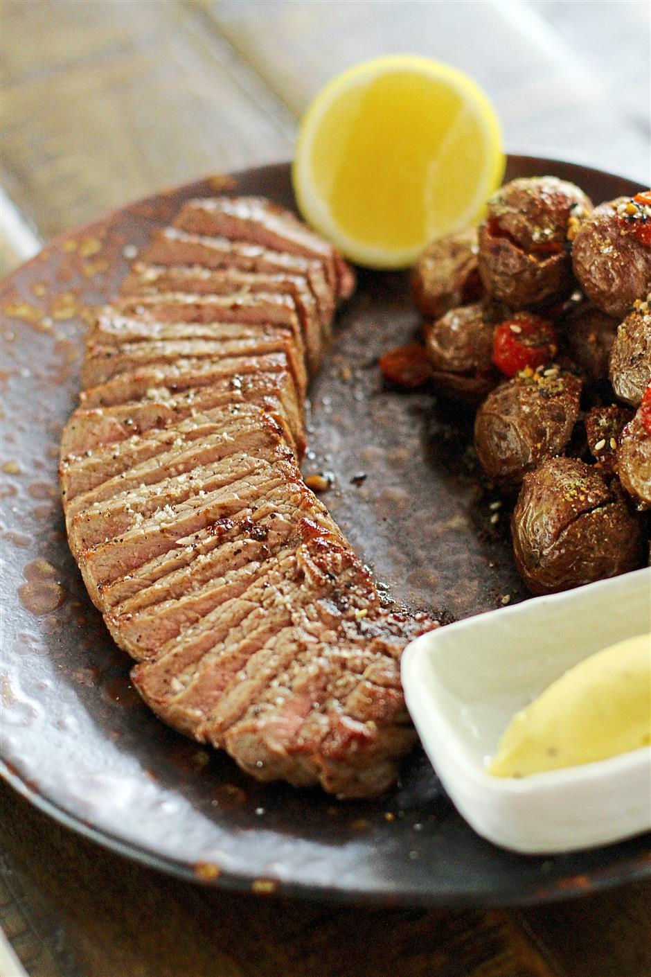 australian black angus strip loin