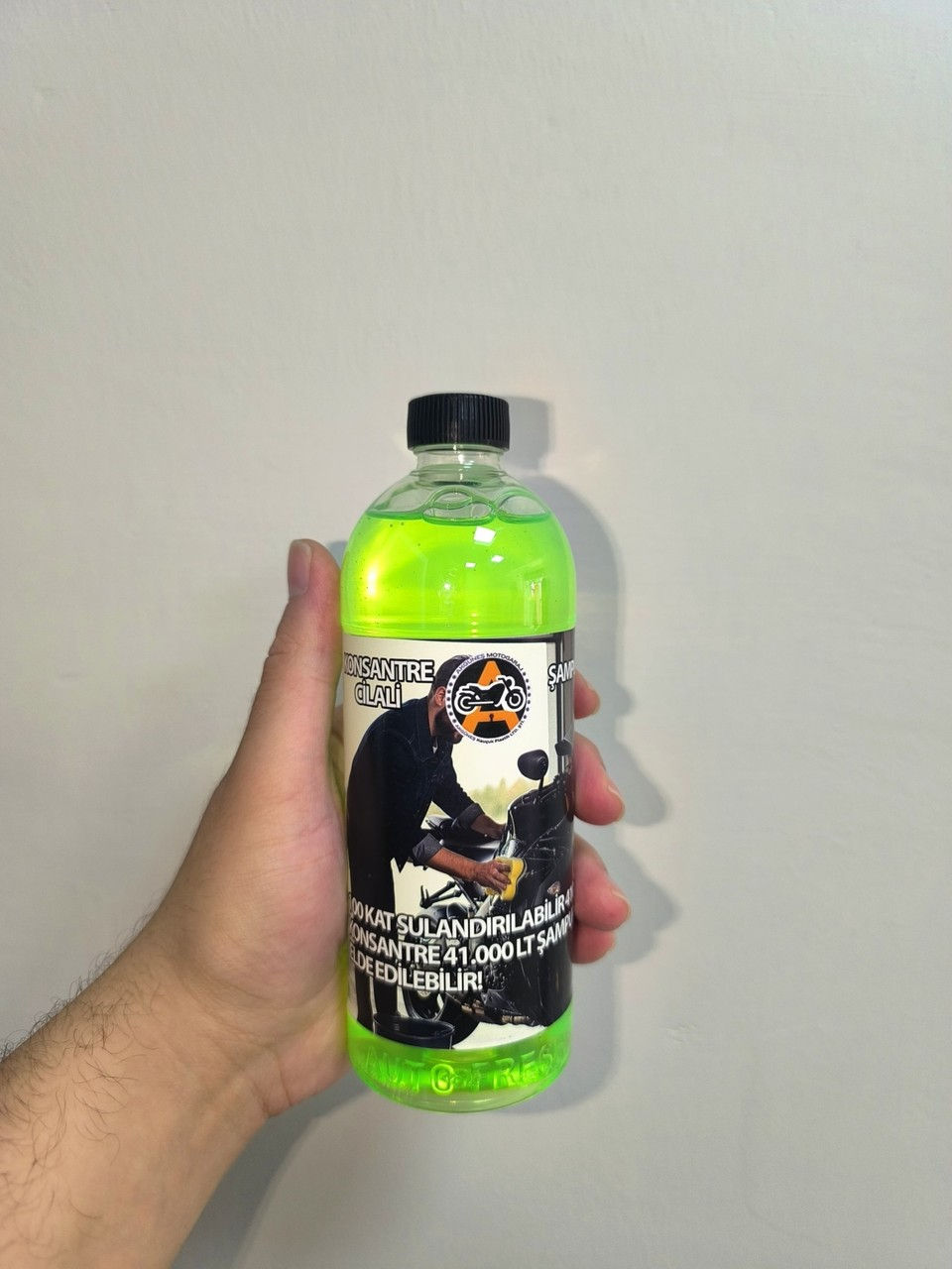 Küçük resim: Akgüneş Konsantre Oto ve Moto Şampuanı