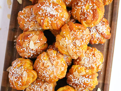 Saffransbullar med mandelmassa