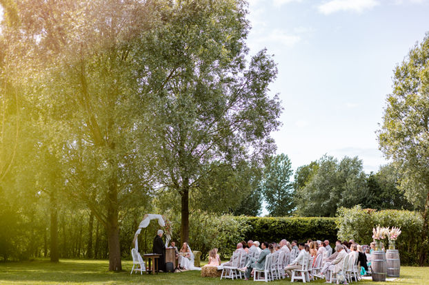 Buiten trouwen, ceremonie in de natuur