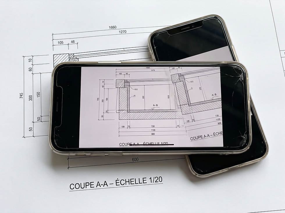 Gros plan sur une coupe technique imprimée en grand format à l'échelle 1/20, cotations nettes, tirage pour bureau d'études au Havre