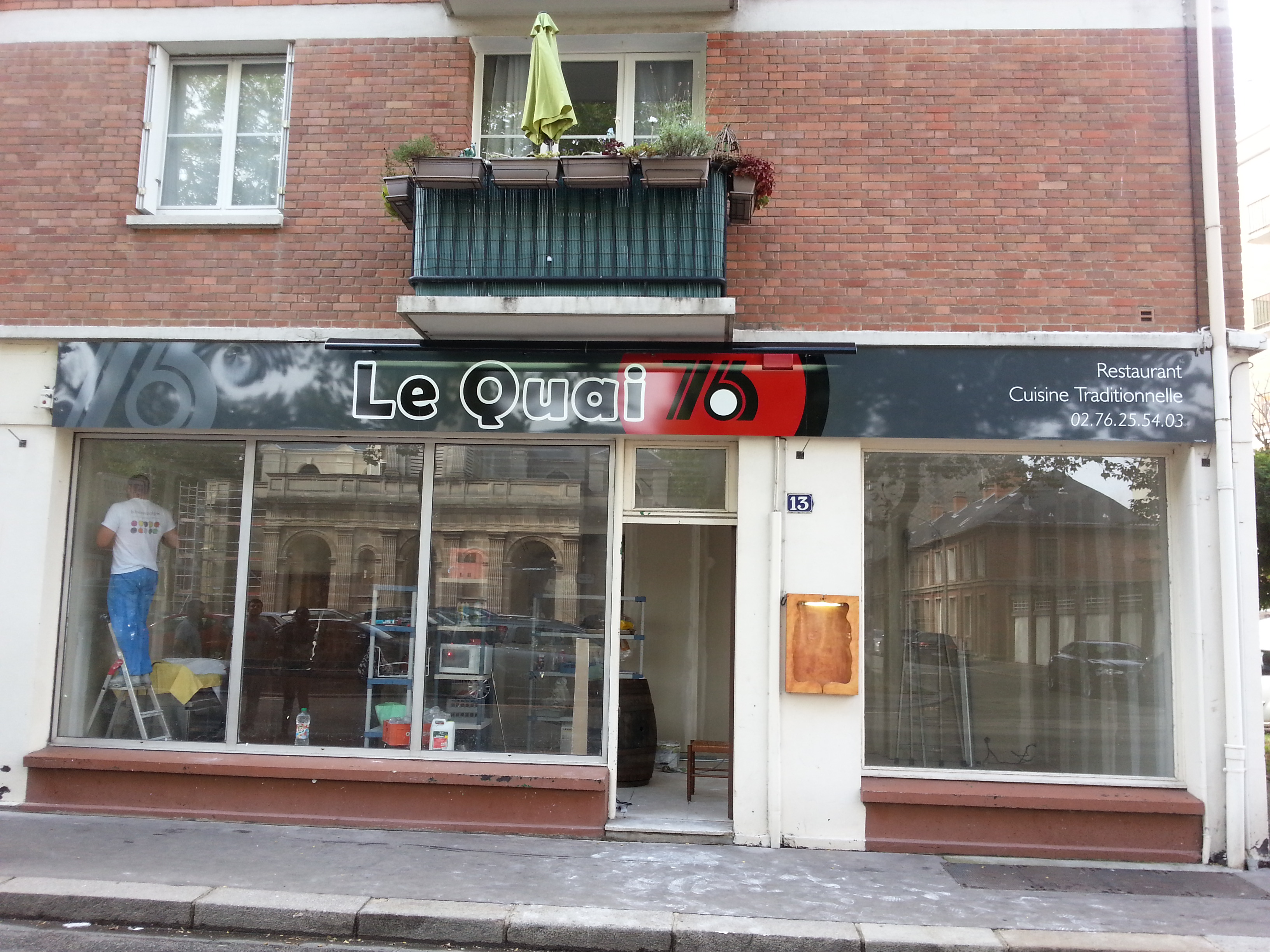 Enseigne restaurant Le Quai 76 réalisée par Peppergraphik à Rouen