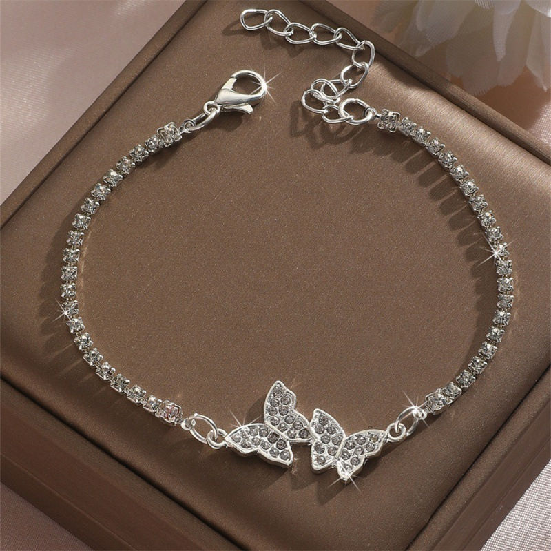 Thumbnail: Infinite Elegance Bracelet