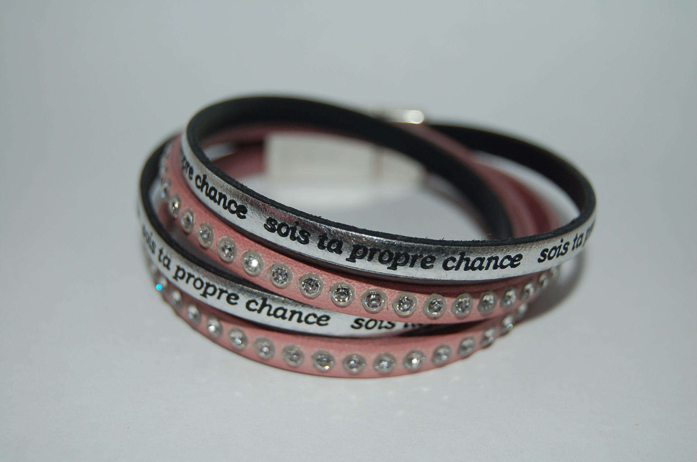 Bracelet double en cuir strass et écriture