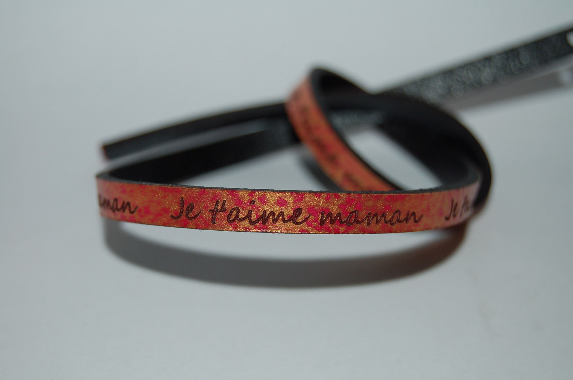 Cuir écriture "Je t'aime maman" rose doré