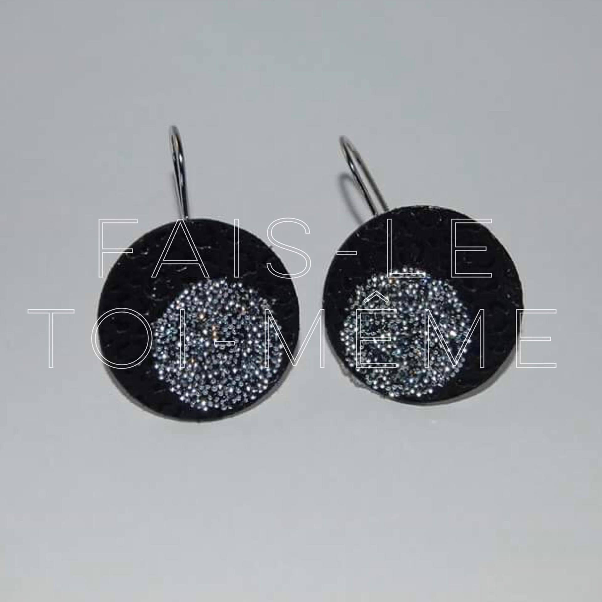 Boucles d'oreilles cuir et Swarovski