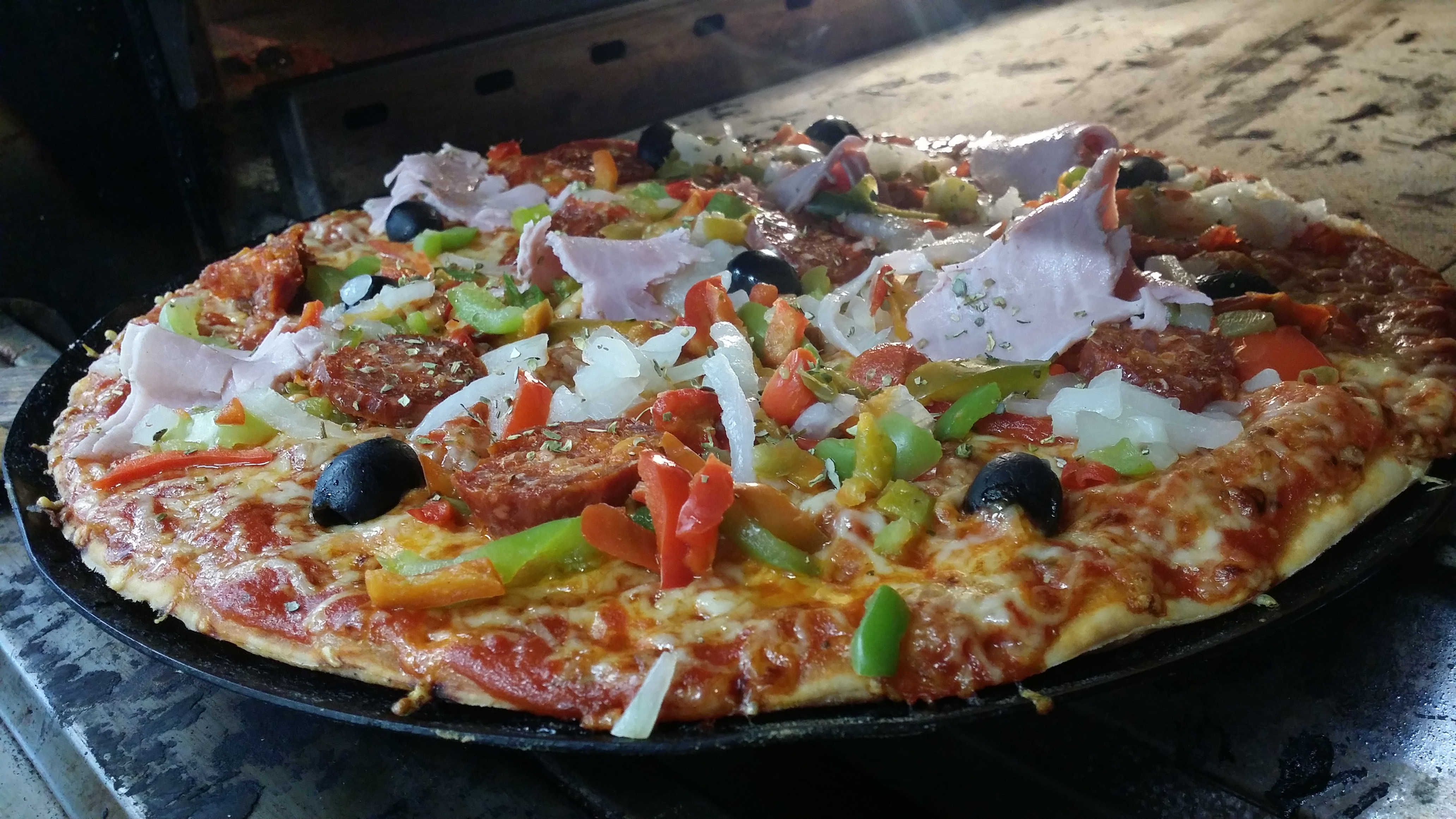 Napoli Pizza à la Grande Motte, pizzas à emporter, au port face Lidl