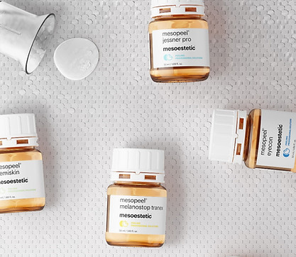 „Mesopeel Professional Peelings von Mesoestetic – sanfte medizinische Säurepeelings für Akne, Pigmentflecken, reife Haut und ein verfeinertes Hautbild bei JB-Kosmetik in Muri AG.