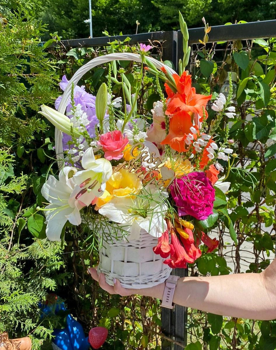 Cos cu flori - Cod: AnaAreFlori18