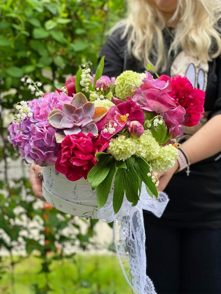 Aranjament floral - "Alegerea floristului" - Cod: AnaAreFlori12