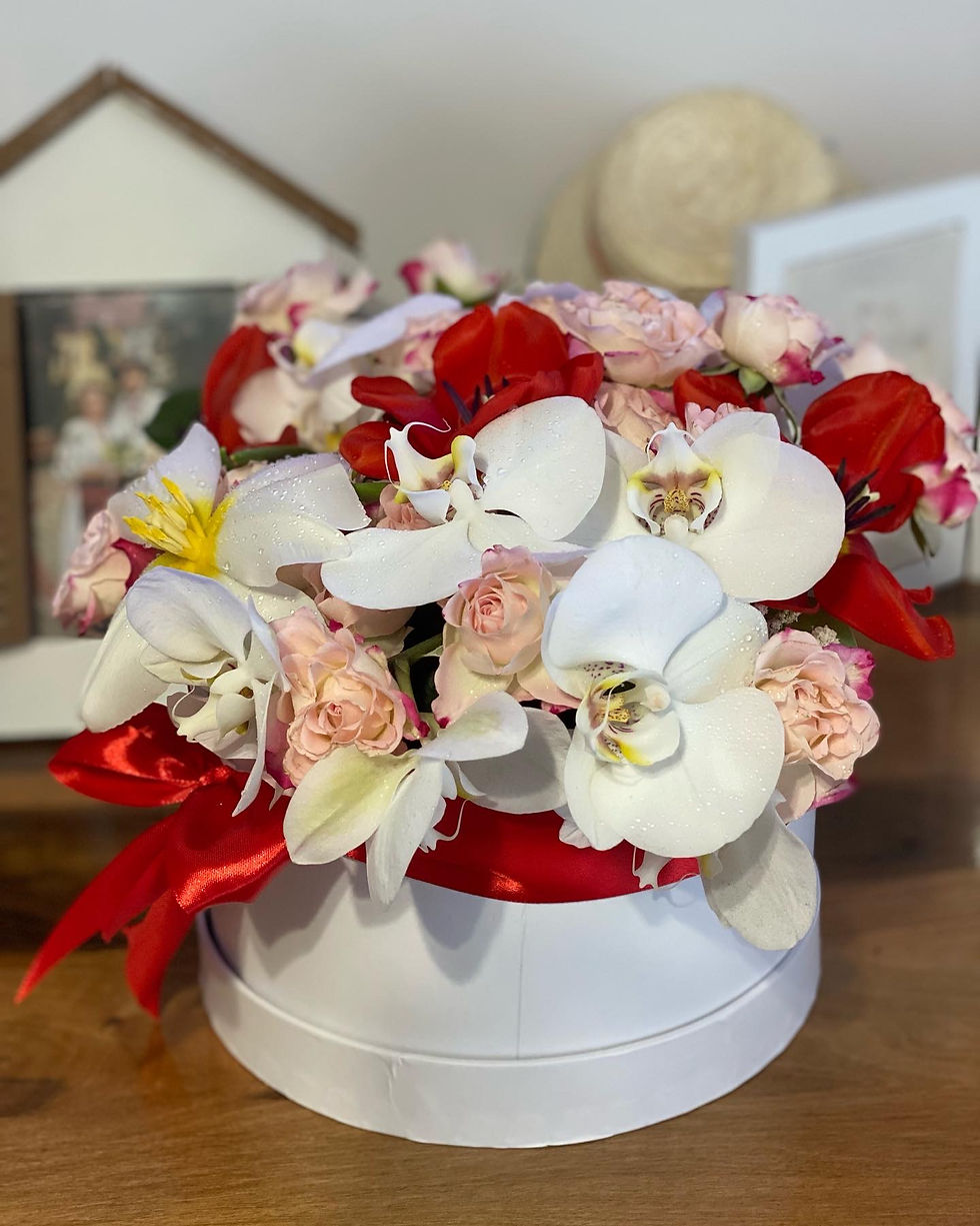 Miniatură: Aranjament floral - "Alegerea floristului" - Cod: AnaAreFlori24