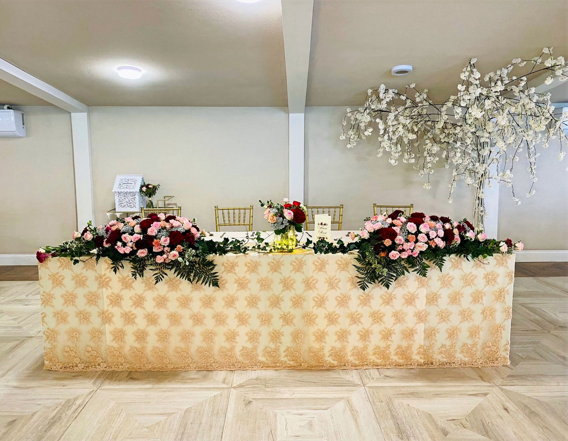 Aranjamente florale masa de prezidiu - Cod: Nunta390