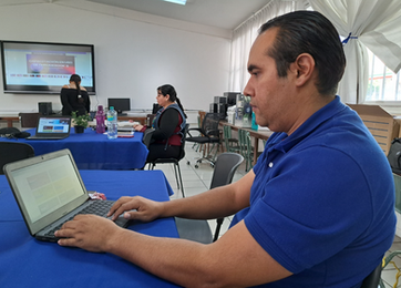 GOBIERNO DE AGS - CON COMPUTADORAS Y NUEVAS TECNOLOGÍAS SE IMPULSA LA EDUCACIÓN EN AGUASCALIENTES