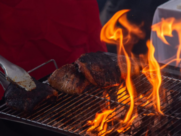 TURISMO - EL VINO Y EL ASADO SE UNIERON EN UN FESTIN ÚNICO