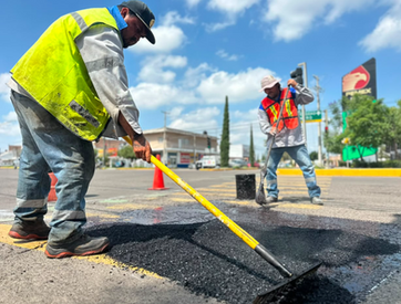 MUNICIPIO DE AGS - EL MUNICIPIO DE AGUASCALIENTES INTENSIFICA LABORES DE BACHEO EN DIFERENTES PUNTOS DE LA CIUDAD