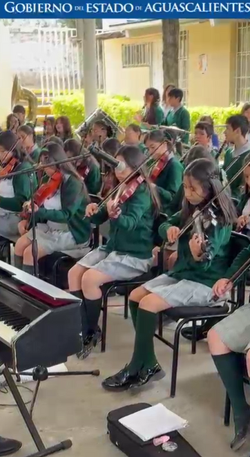GOBIERNO DE AGS - ORQUESTA SINAPSIS INSPIRA A MÁS DE 150 ESTUDIANTES EN LA SECUNDARIA GENERAL No. 9 