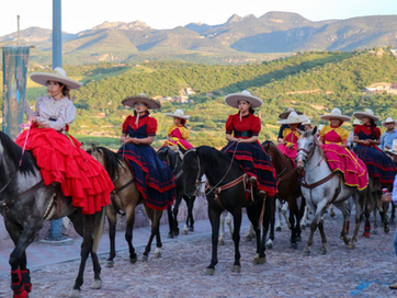 CALVILLO - CELEBRAMOS A SANTA ELENA DE LA CRUZ, PATRONA DEL COMPLEJO SANTA CRUZ CALVILLO
