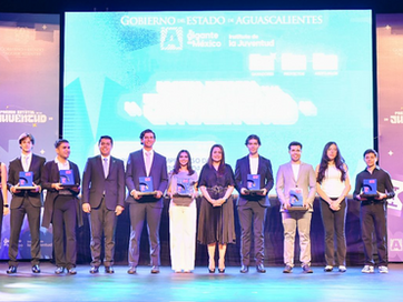 GOBIERNO DE AGS - RECONOCE TERE JIMÉNEZ A JÓVENES DESTACADOS CON EL PREMIO ESTATAL DE LA JUVENTUD 2025